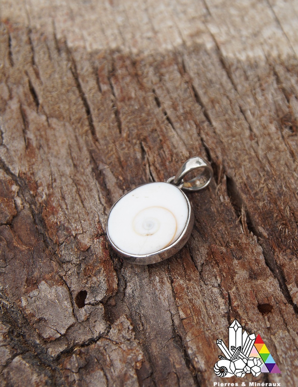 Pendentif œil de Sainte Lucie