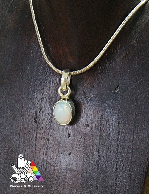 Pendentif d'Opale Blanche d'Ethiopie