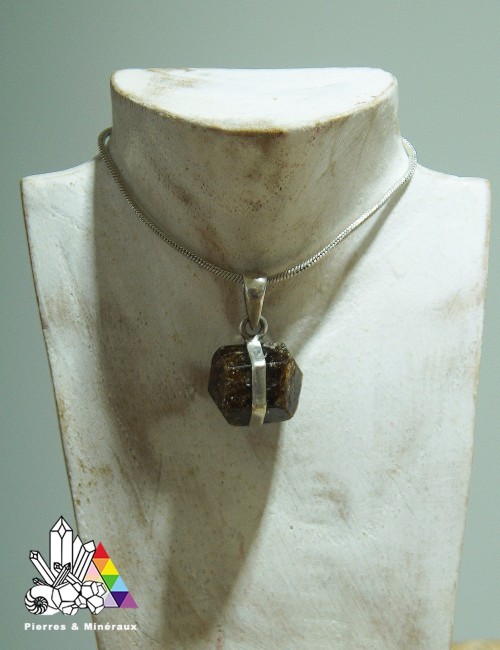 Pendentif Tourmaline Dravite Brute
