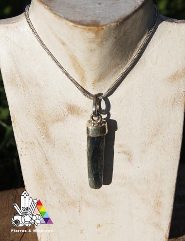 Pendentif en Cyanite - poli