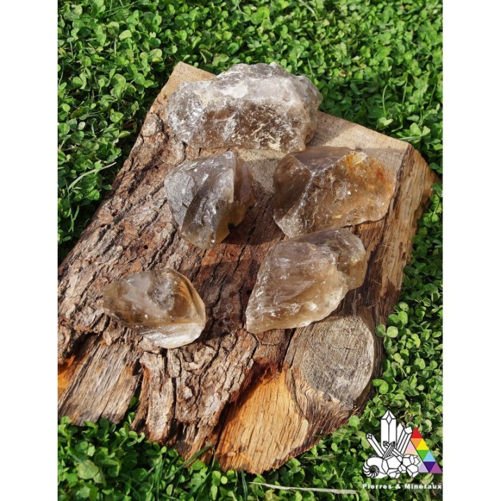 Quartz fume - pointe de quartz enfumé - lithothérapie - pierres et minéraux