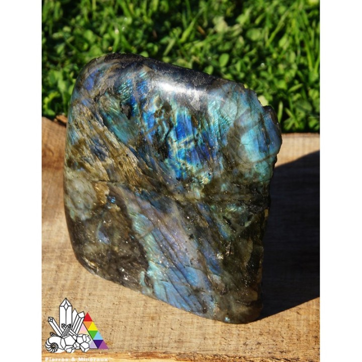 Labradorite - nombreux reflets - face polie - Pierres et Minéraux - Livraison Offerte