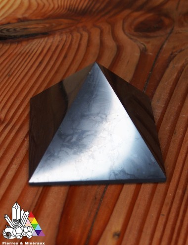 Pyramide de Shungite