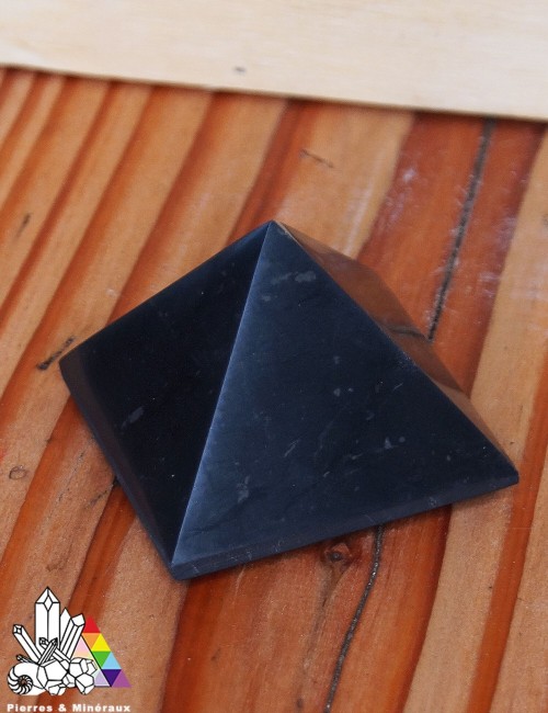 Pyramide de Shungite