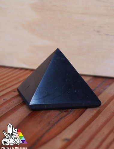 Pyramide de Shungite